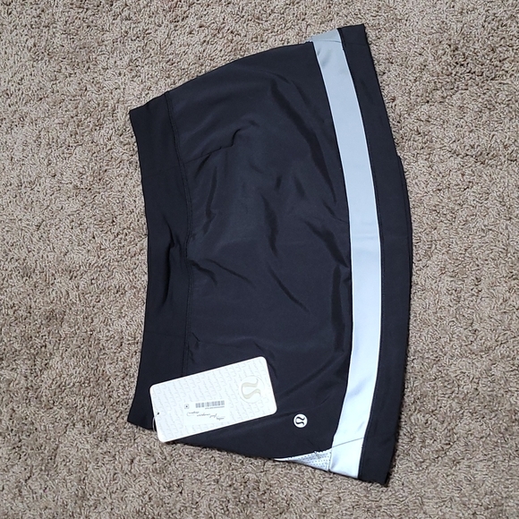 NWT-Lululemon Light it Up reflective skirt Size 6 - Picture 8 of 8